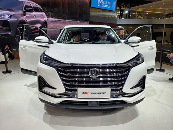 �����Ʒ��SUV �L(zh��ng)��CS75Plus��ʽ����