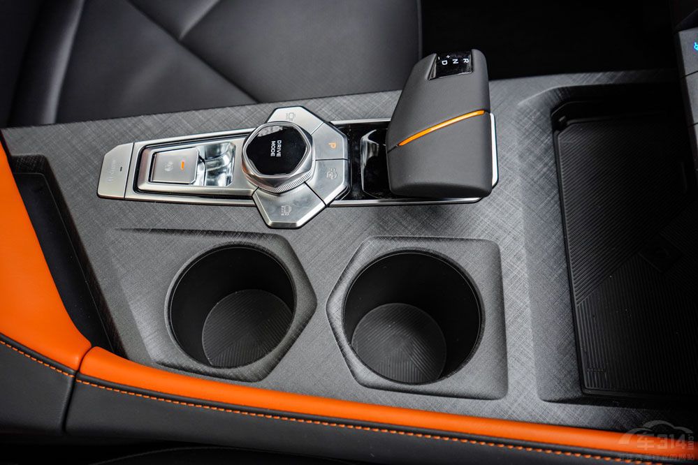 ԇ�{�L(zh��ng)��UNI-V һ����ӵ������\(y��n)��(d��ng)�I܇��