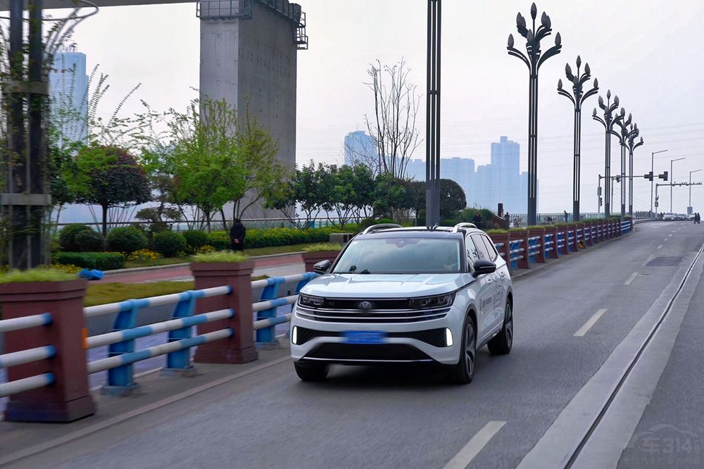 ԇ�{�󱊔�Ѳ��������SUV���Ǽ������B��