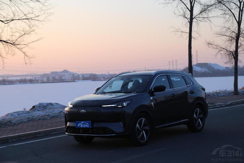 �L(zh��ng)����ԴQ05��(du��)�ȱȁ�����Pro���l������