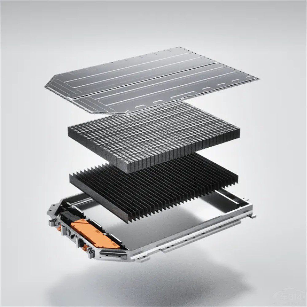 中期改款之間的對決!極氪001對比智己L7 中期改款之間的對決!極氪001對比智己L7