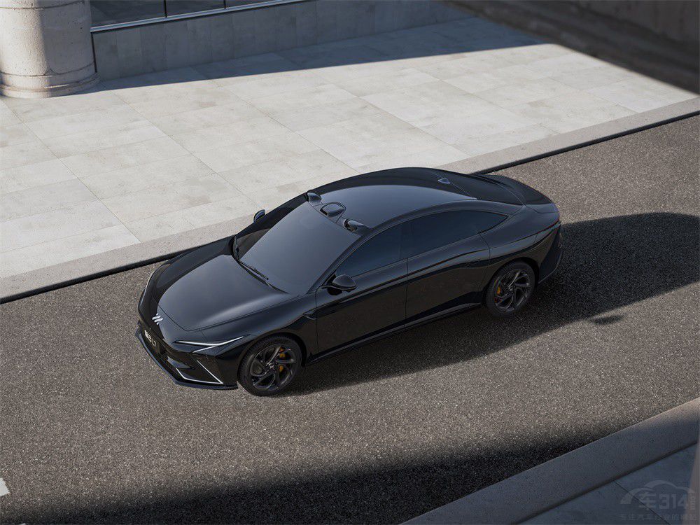 中期改款之間的對決!極氪001對比智己L7 中期改款之間的對決!極氪001對比智己L7