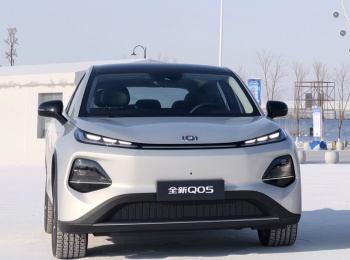 �L(zh��ng)����Դ���ÿƼ���ů���ڻ������ı�ѩ