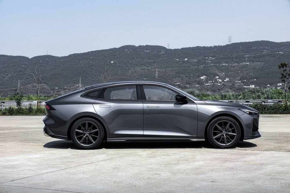 ����ȼ��܇�ď�(qi��ng)�����u����һ���m������