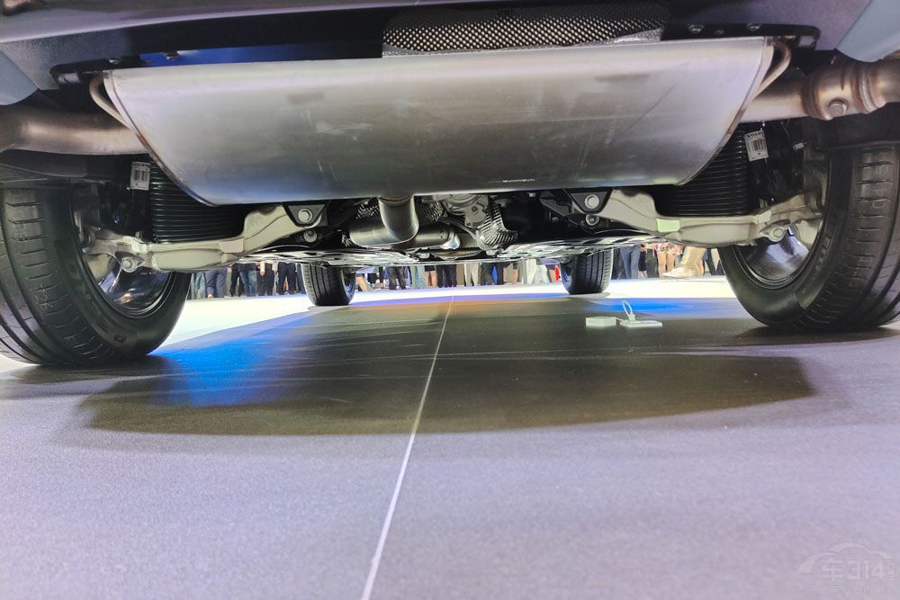 �������ASUV��y�� �l�ܫ@�ø�����A��