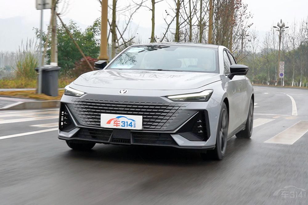 ���p�˵�һ��С������� ��ͶUNI-VһƱ