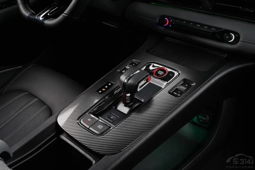 �l�����p�˵�һ���I����UNI-V����Ӱ��