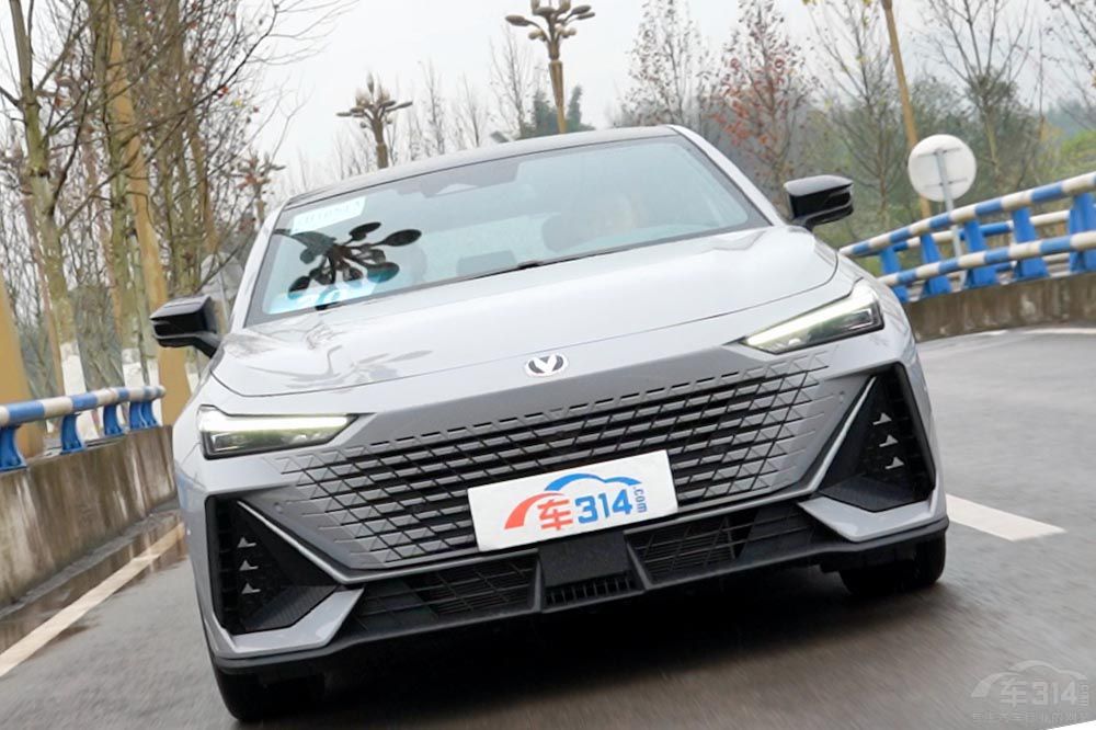 �l�����p�˵�һ���I����UNI-V����Ӱ��