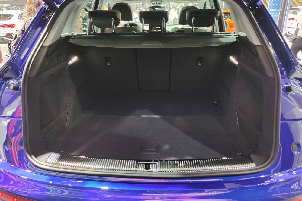 Փ���A����SUV ���Y���R֮��߀���x�l��