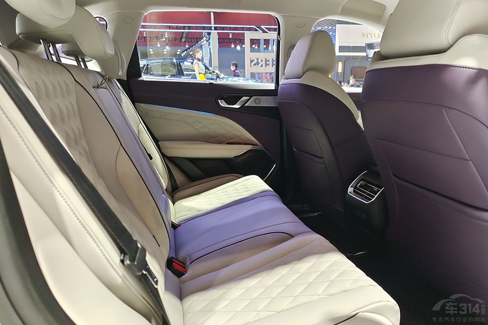 15-20�f����SUV���]�l �@����܇�����e�^