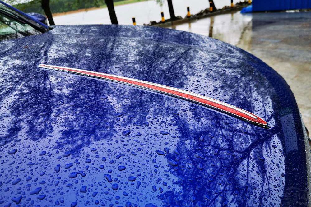 20�f�ISUV���x̽�����t��HS5��ԒҪ�f