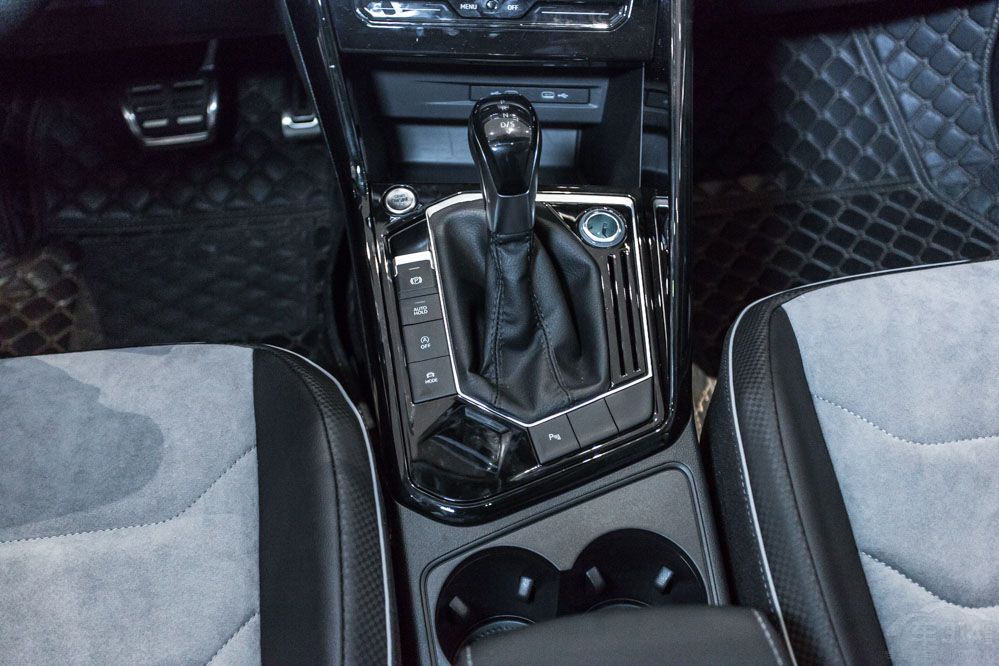 20�f�ISUV���x̽�����t��HS5��ԒҪ�f