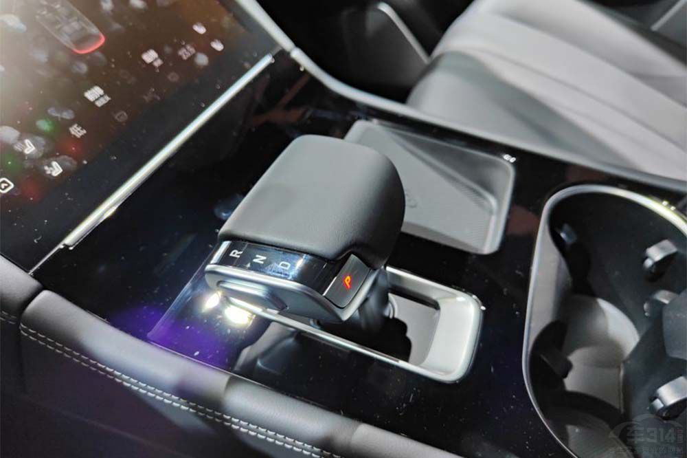 �ɷ���֮�� ����ʽSUV܇�x����߀�Ǎ��D��