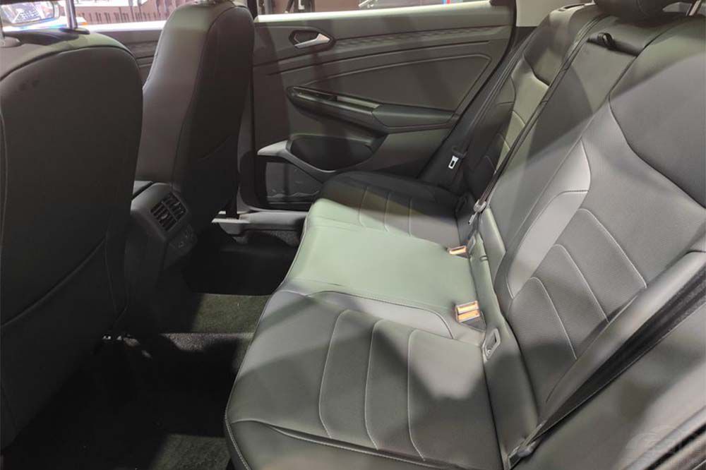 �ɷ���֮�� ����ʽSUV܇�x����߀�Ǎ��D��