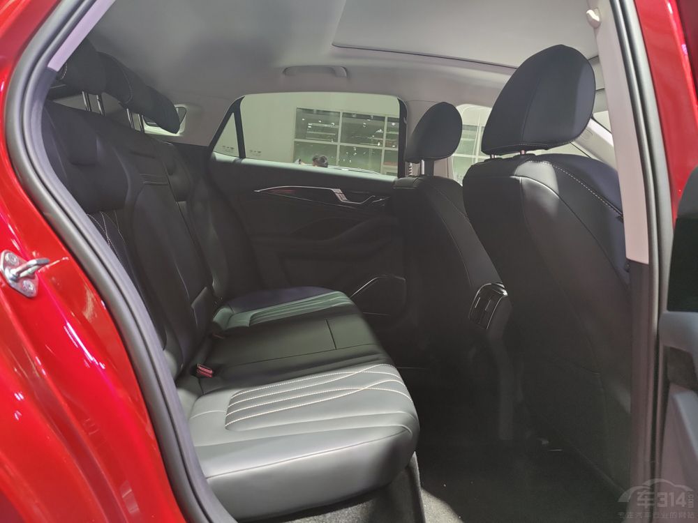 ȫ�µ��������vB70�@C-NCAP���ǰ�ȫ܇