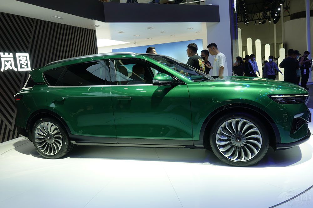 �ɷ���֮�� ����ʽSUV܇�x����߀�Ǎ��D��