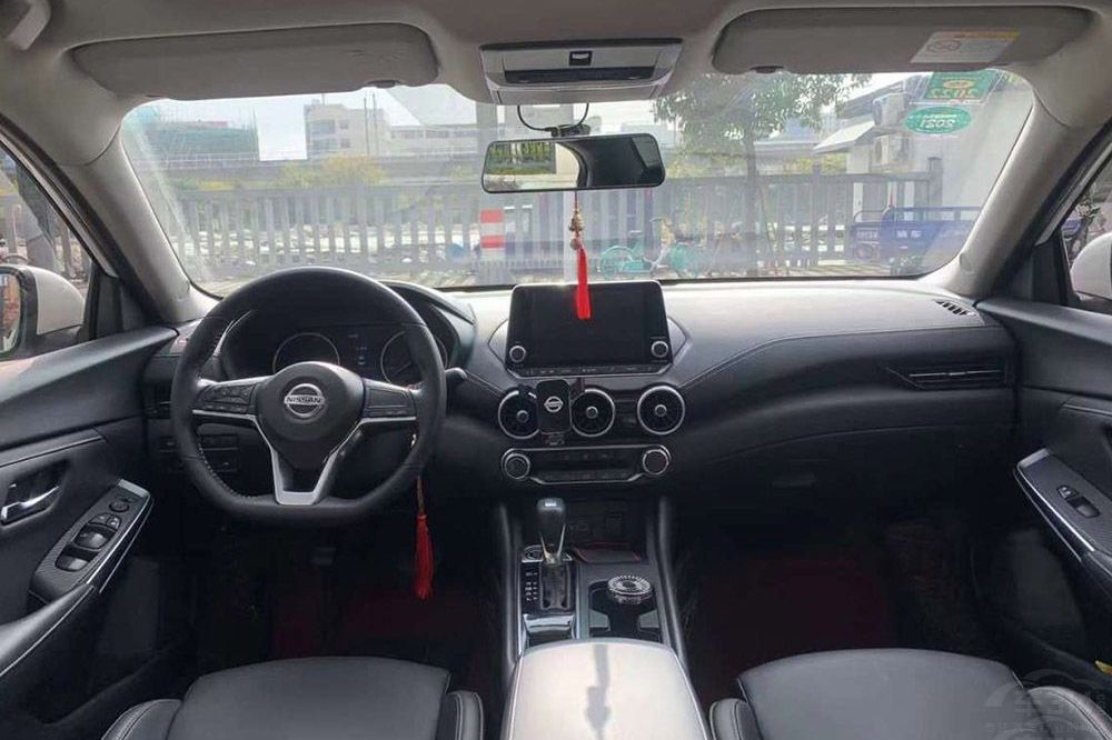 �o�����I��ô�x UNI-V��Ȼ�����ϵ�x��