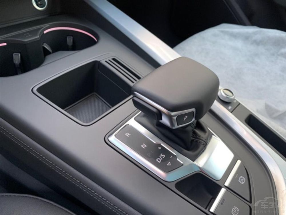 對(duì)比奧迪A4L 全新蒙迪歐其實(shí)更值得選擇 對(duì)比奧迪A4L 全新蒙迪歐其實(shí)更值得選擇