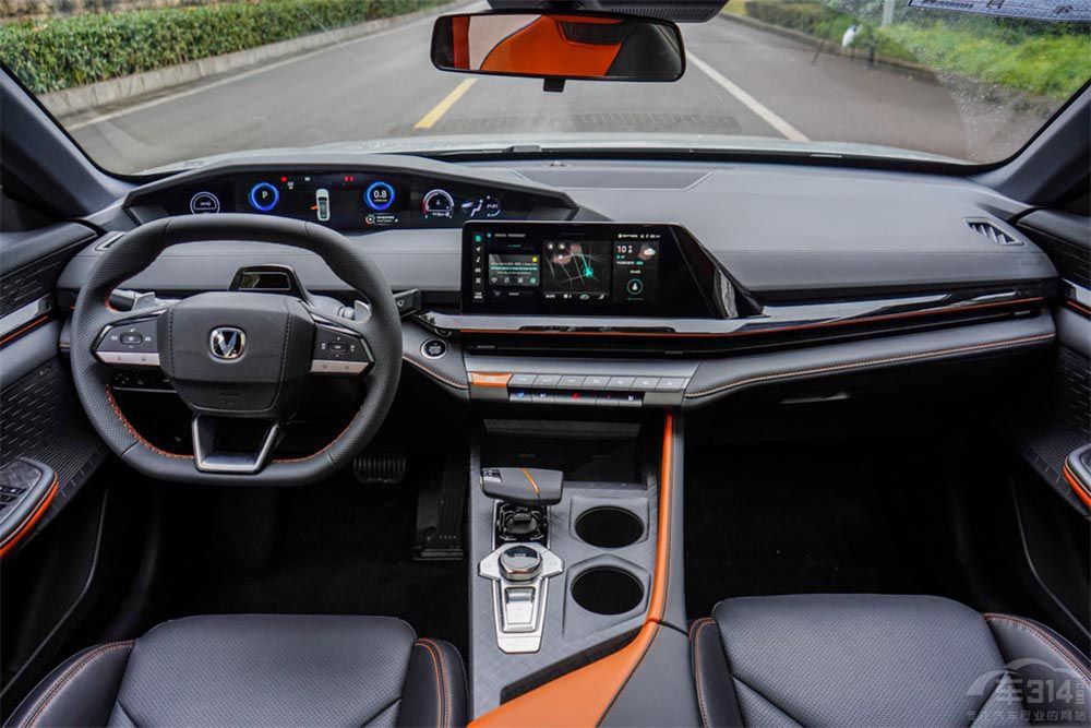 MG5��Ы�����L(zh��ng)��UNI-V �����l(shu��)�ķ۽z��