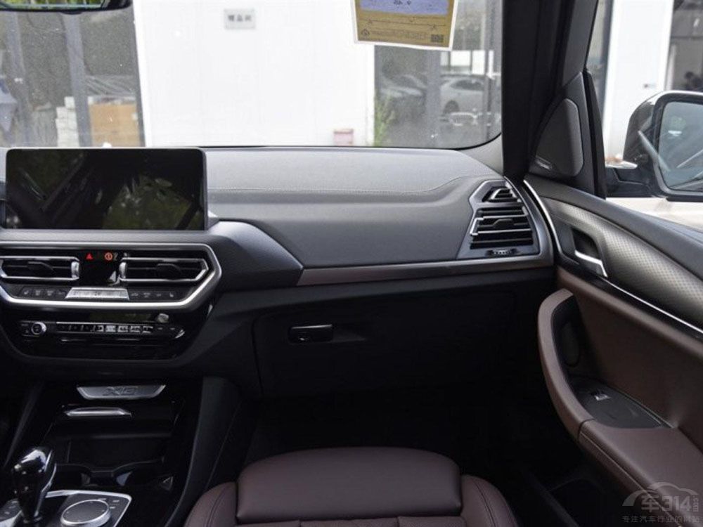 ���A����SUV�N����ǰ���ѽ��Ξ�Ό�BBA