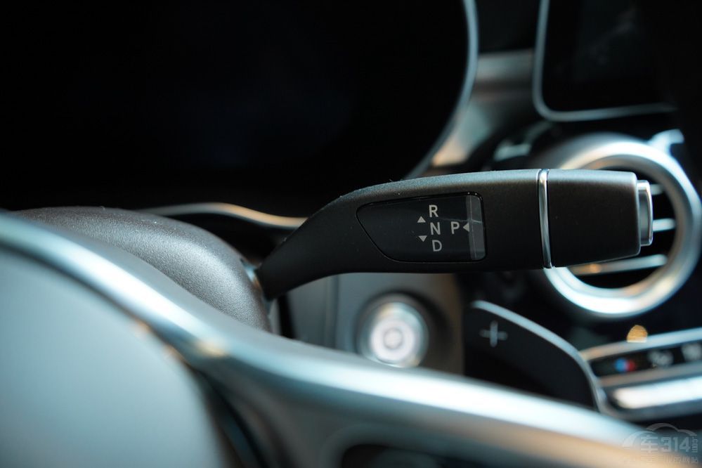 ���A����SUV�N����ǰ���ѽ��Ξ�Ό�BBA