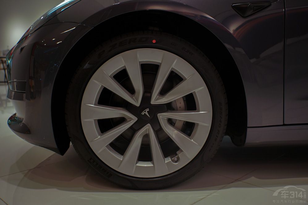 ���갢����S HI��߀�x����˹��Model3����