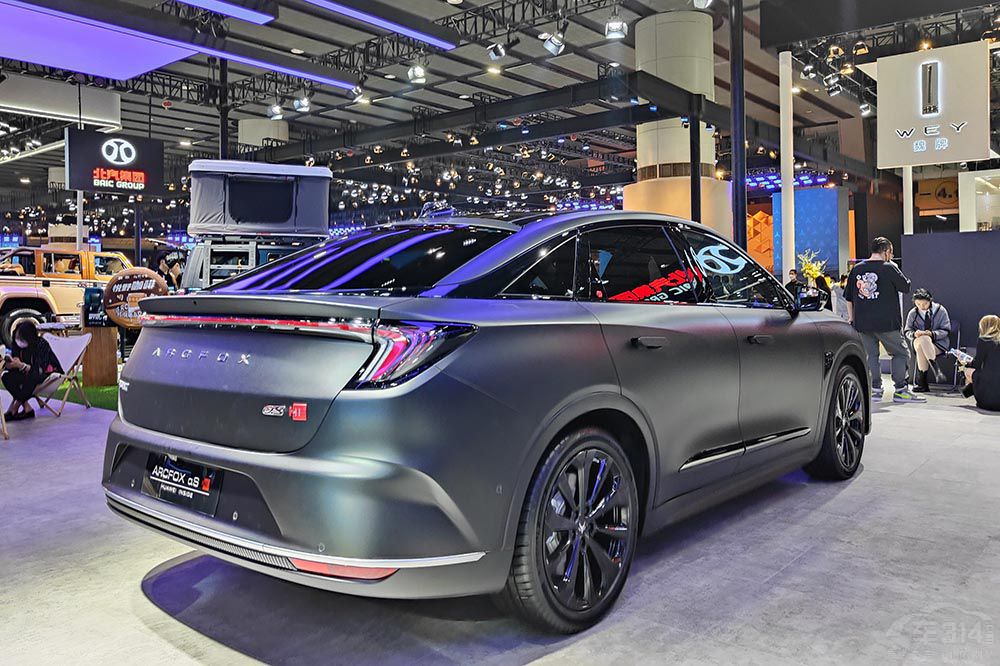 ���갢����S HI��߀�x����˹��Model3����