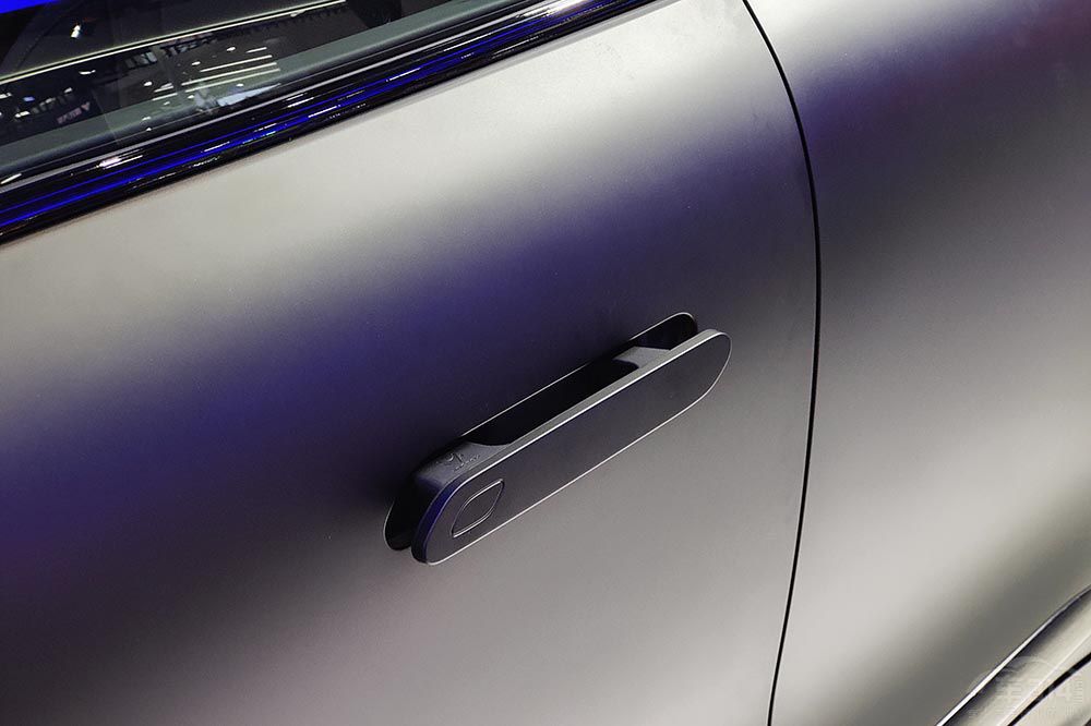 ���갢����S HI��߀�x����˹��Model3����