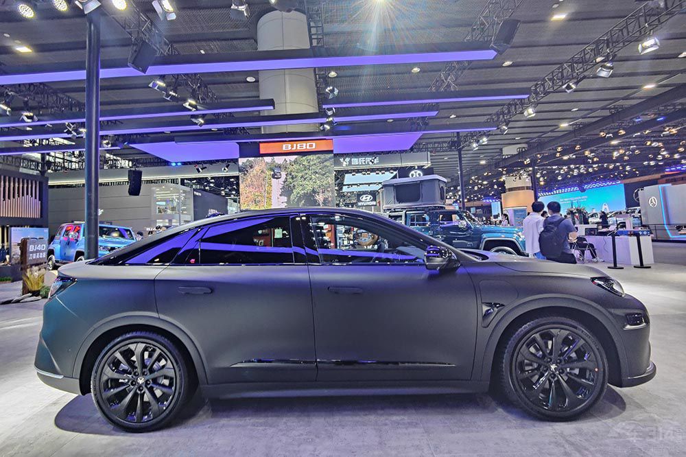 ���갢����S HI��߀�x����˹��Model3����