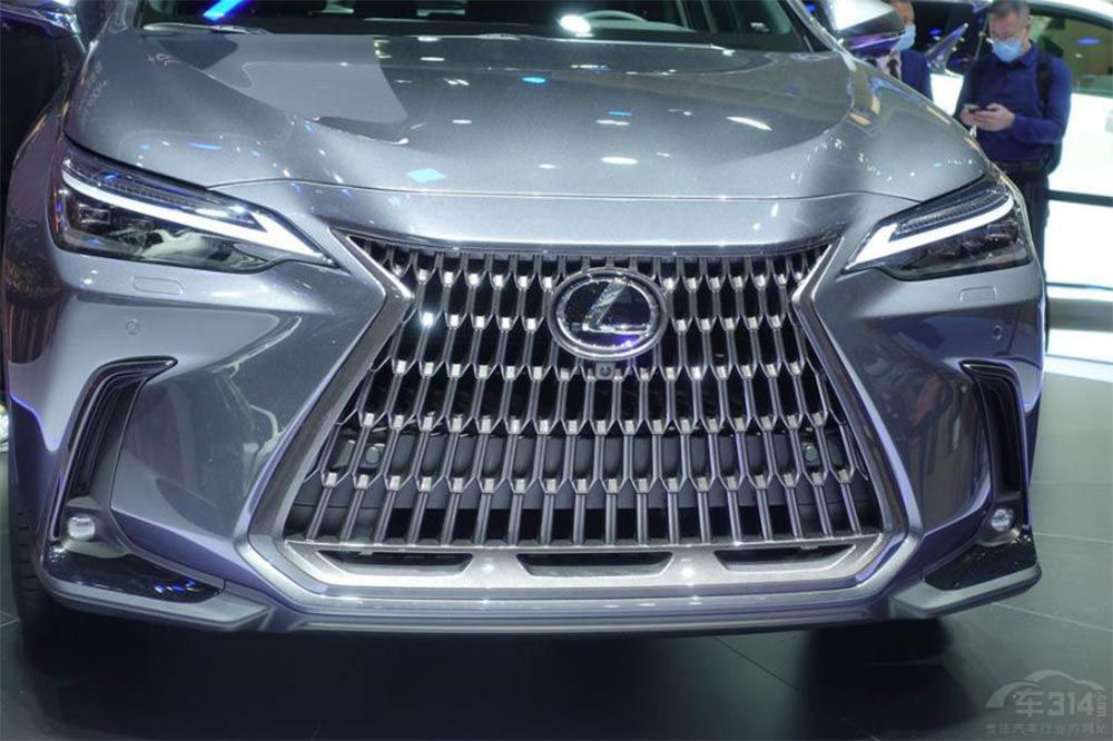 ����ɂ�(g��)�O�˵���ʮ�f(w��n)��(j��)�e���ASUV �x�l(shu��)