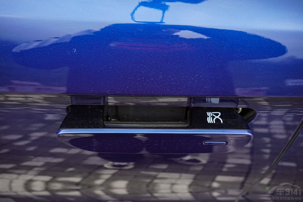 �O��������S���ȱȁ��ϝhEV�����x���l