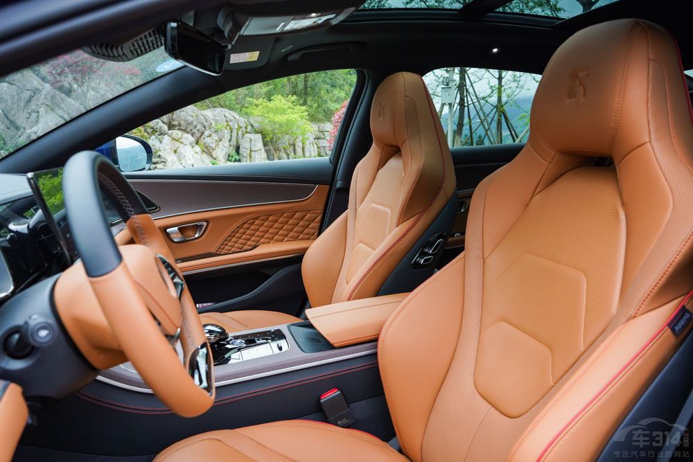 �O��������S���ȱȁ��ϝhEV�����x���l