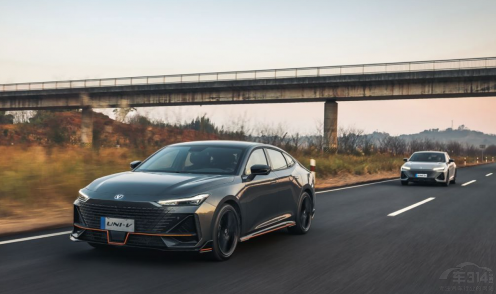 ���ǂ���֮�x���L��UNI-V��˼���l���㣿