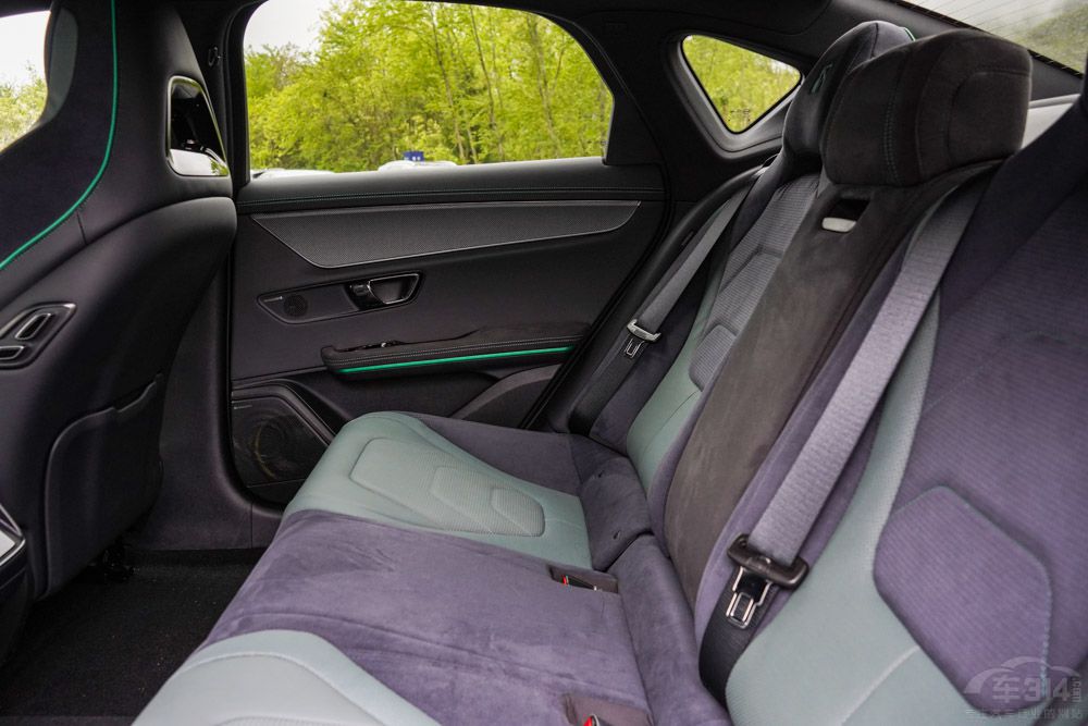 30�f���ܼ�늼��IPK ��˹����(du��)�ȱȁ���