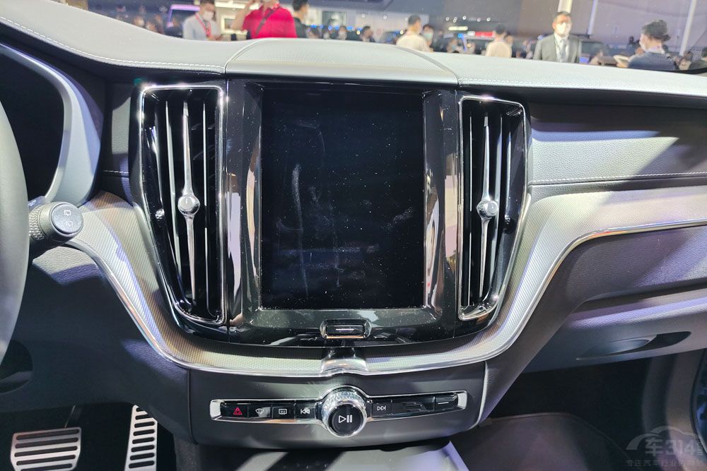 沃爾沃XC60對比凱迪拉克XT5 更推薦后者 沃爾沃XC60對比凱迪拉克XT5 更推薦后者