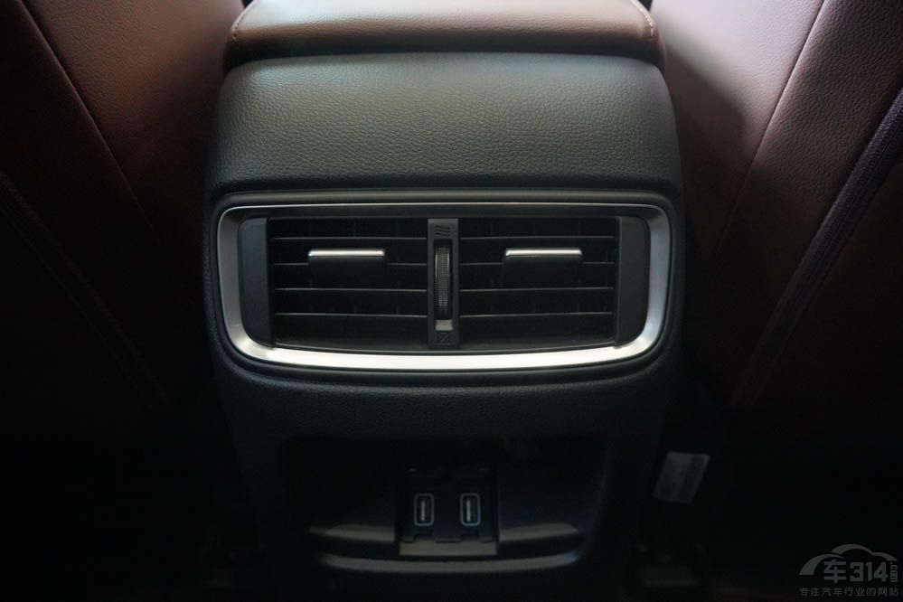 ��ϵ�c���W���A���Q XC40��CR-V��ô�x��