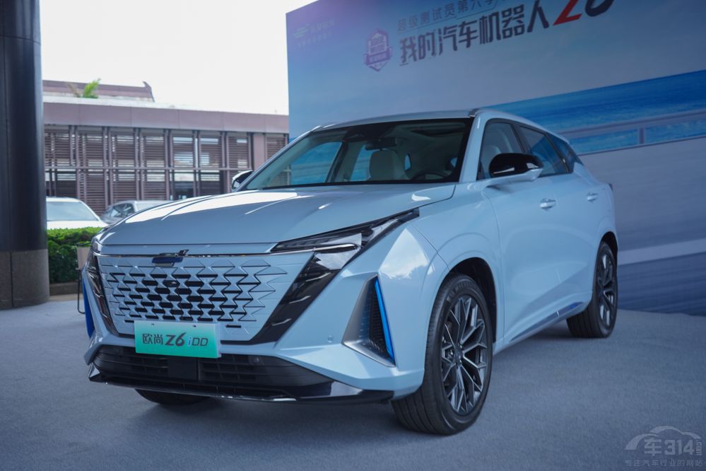 新老混動(dòng)SUV 歐尚Z6 iDD對(duì)比宋Pro DM-i 新老混動(dòng)SUV 歐尚Z6 iDD對(duì)比宋Pro DM-i