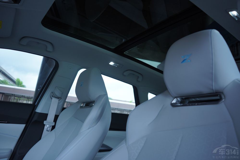 新老混動(dòng)SUV 歐尚Z6 iDD對(duì)比宋Pro DM-i 新老混動(dòng)SUV 歐尚Z6 iDD對(duì)比宋Pro DM-i