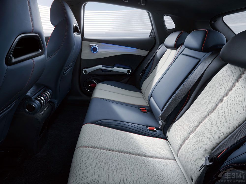 ��ID.3���ȱȁ���ԪPLUS �l���Ѓ�(y��u)����