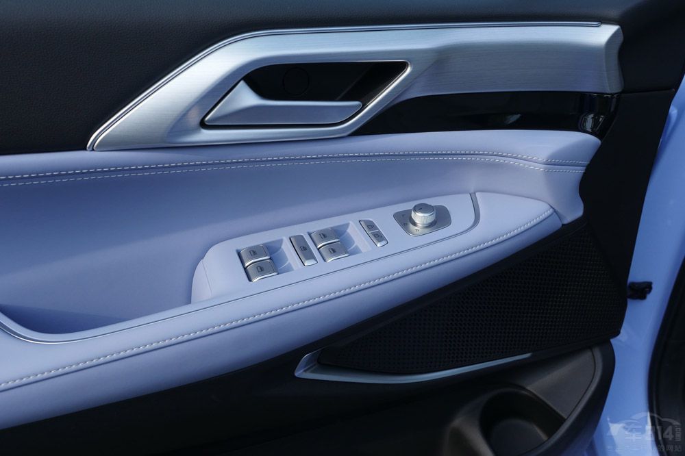 �L�����{SL03��С�iP5�����l��ֵ���x��