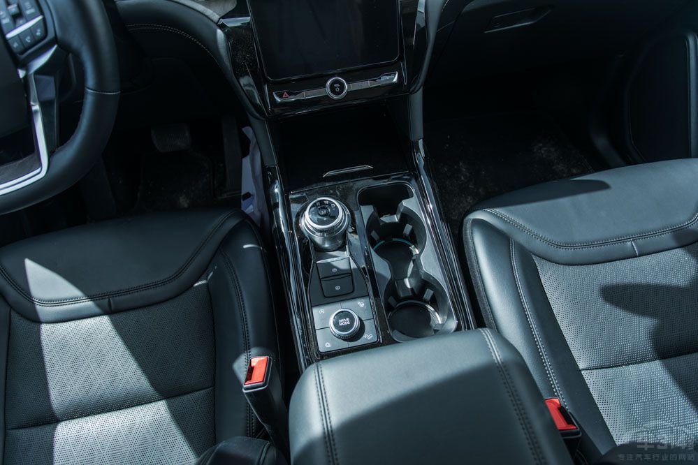 AITO��(w��n)��M7�͸���̽�U(xi��n)�ߑ�(y��ng)ԓ��ô�x����