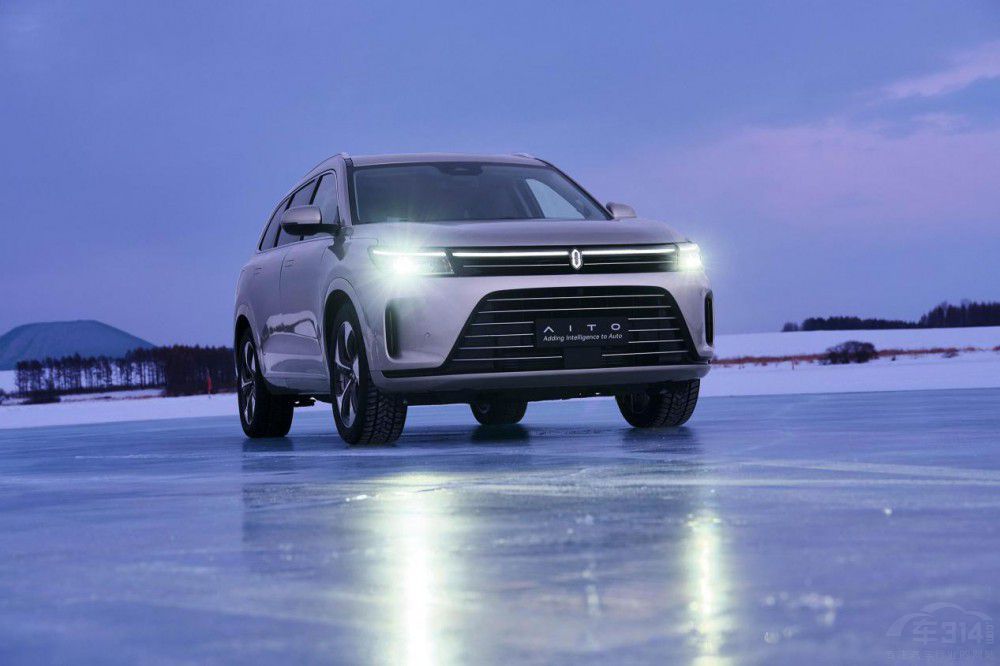 AITO��(w��n)��M7�͸���̽�U(xi��n)�ߑ�(y��ng)ԓ��ô�x����