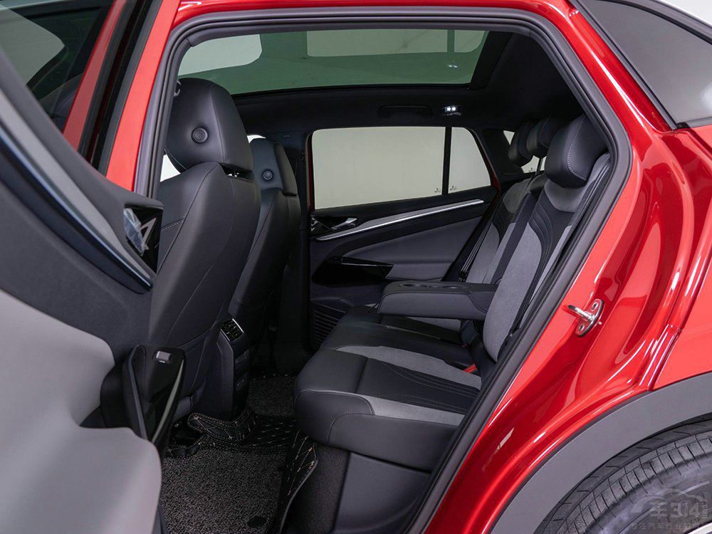 �֠���C40�ʹ�ID.4 CROZZ �lֵ���I��