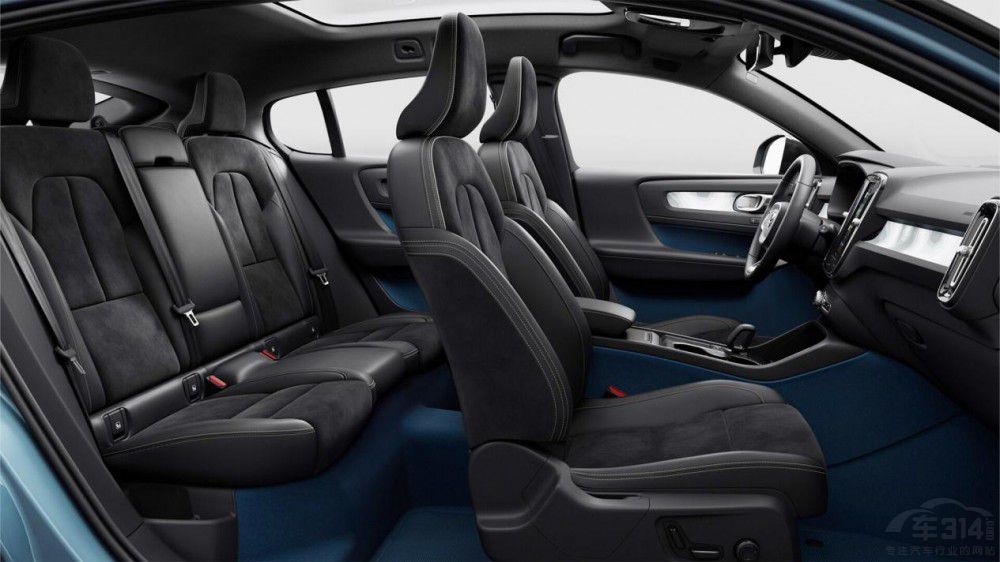 �֠���C40�ʹ�ID.4 CROZZ �lֵ���I��