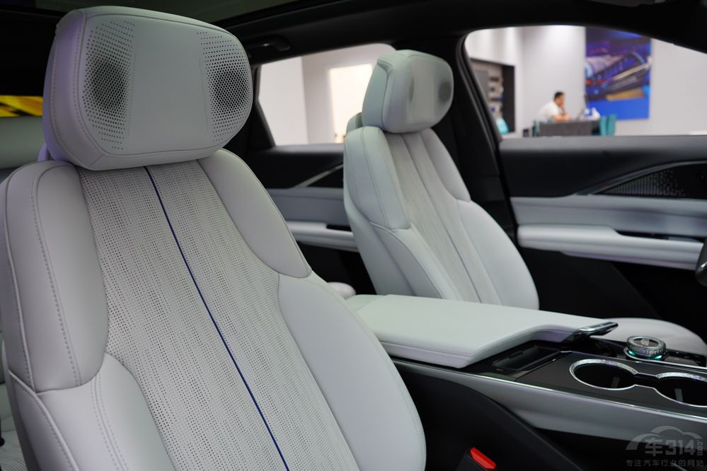 �P������LYRIQ�J���ε��ES7ԓ��ô�x��