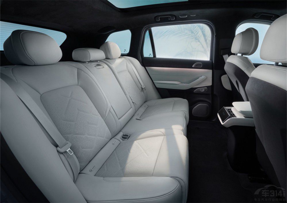 �P������LYRIQ�J���ε��ES7ԓ��ô�x��