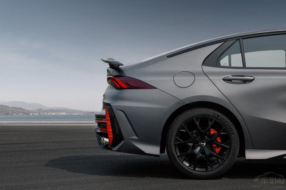 �xӰ��R-styleِ����߀���L��UNI-V 1.5T��