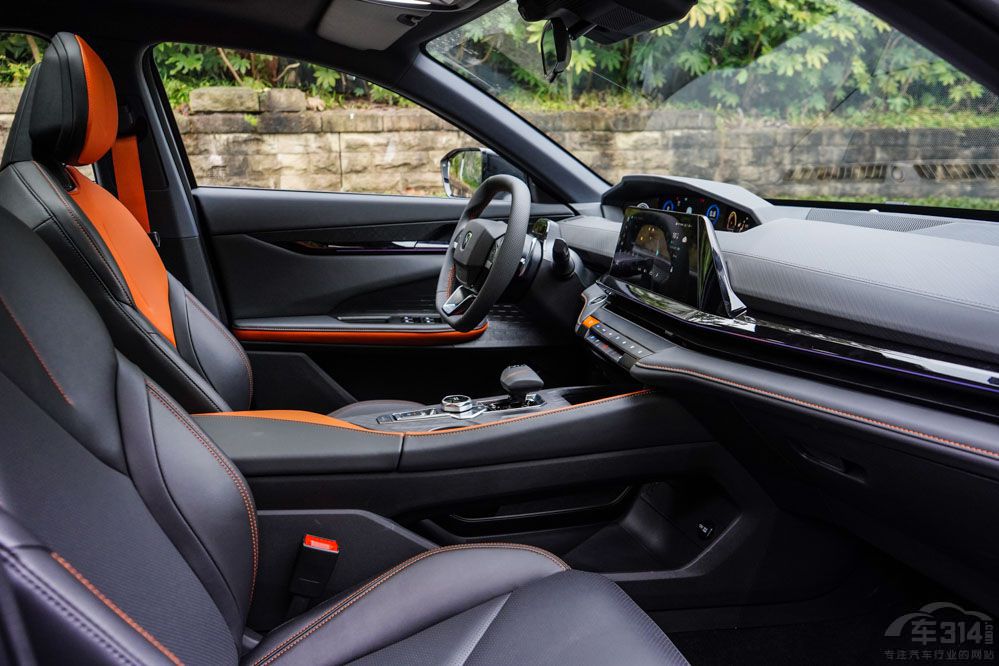 �xӰ��R-styleِ����߀���L��UNI-V 1.5T��