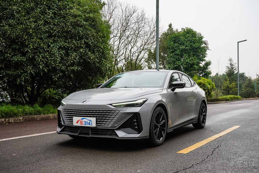 �xӰ��R-styleِ����߀���L��UNI-V 1.5T��