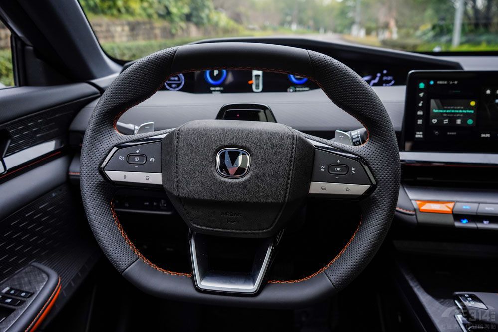 �xӰ��R-styleِ����߀���L��UNI-V 1.5T��